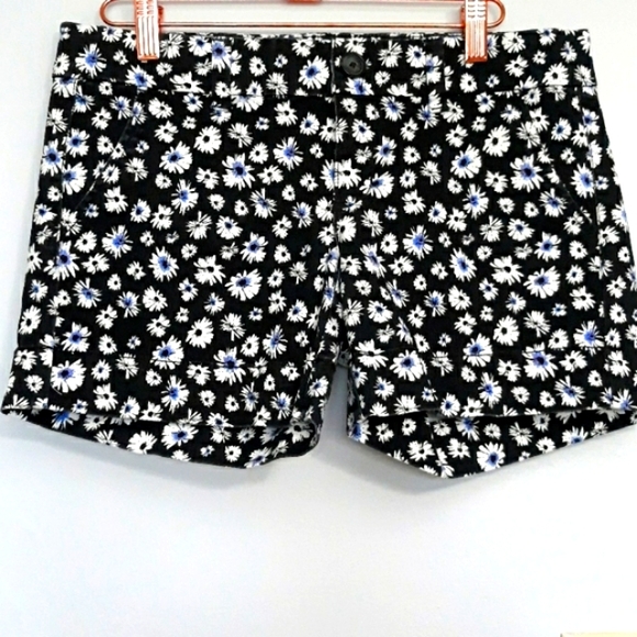 American Eagle Outfitters Girl Floral Short Sz 4 - Picture 3 of 6